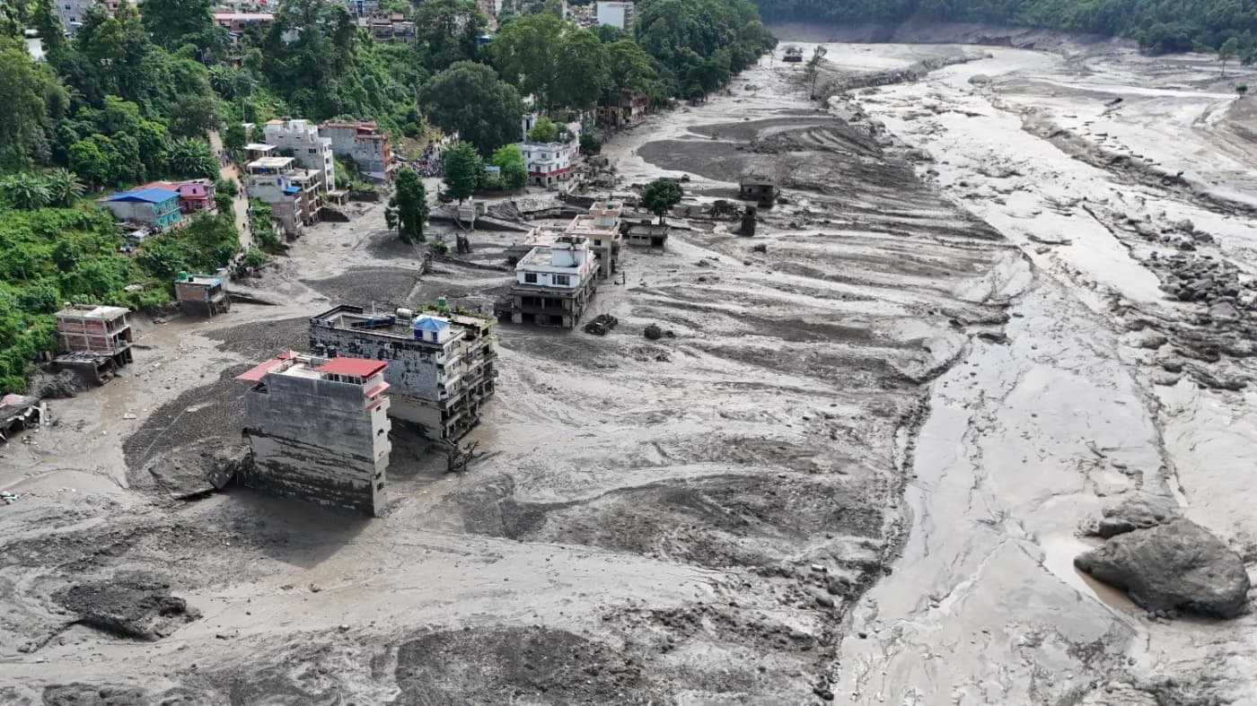 Nepal monitora dois lagos após inundação catastrófica no Himalaia