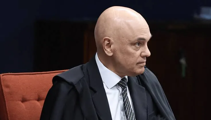 Moraes autoriza retorno de visitas a Bolsonaro na prisão domiciliar