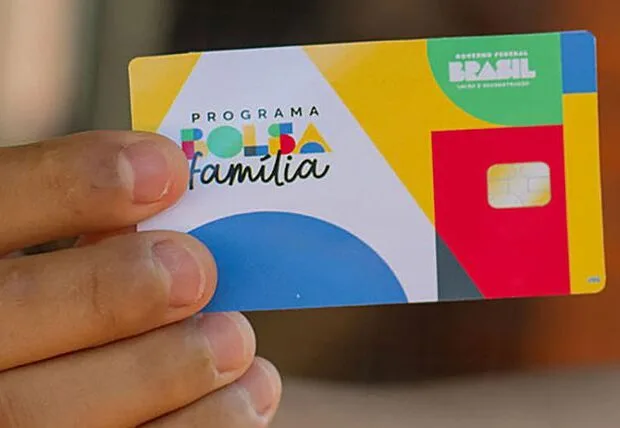 Caixa paga Bolsa Família de agosto a beneficiários com NIS final 6