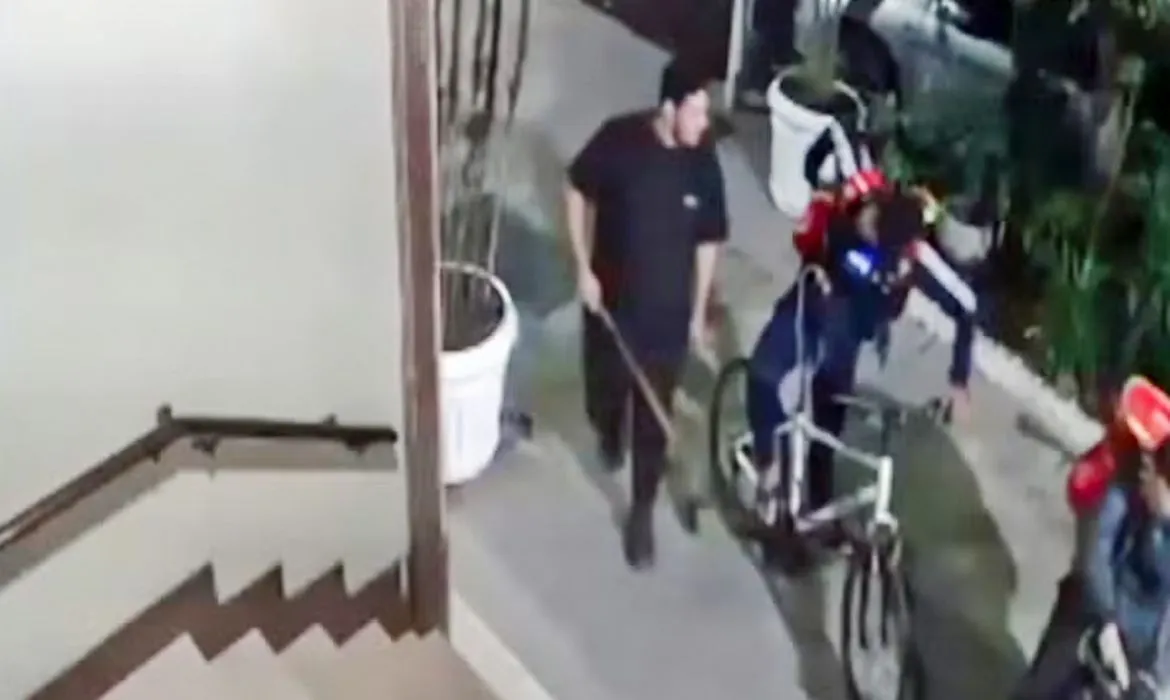 Justiça do Rio mantém prisão de seguranças por morte de ciclista